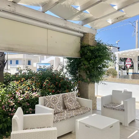 Viola - Con Giardino A Pochi Passi Dal Mare